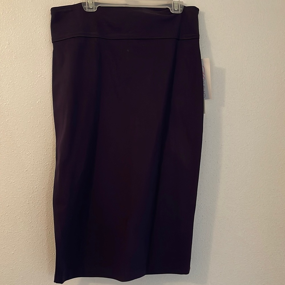 Navy pencil skirt